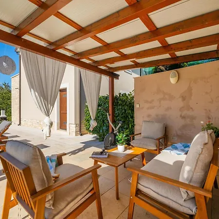 Charming With Swimming Pool And Garden * Pazin