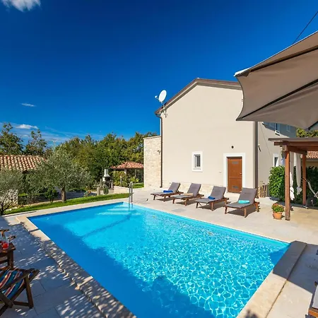Charming With Swimming Pool And Garden Vikendica *