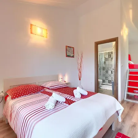 Holiday home Charming With Swimming Pool And Garden *
