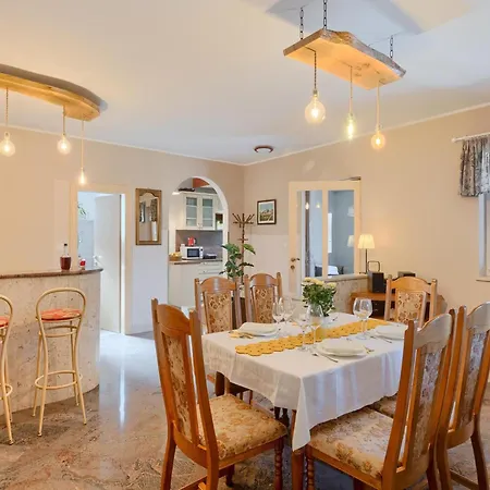 Charming With Swimming Pool And Garden * Pazin