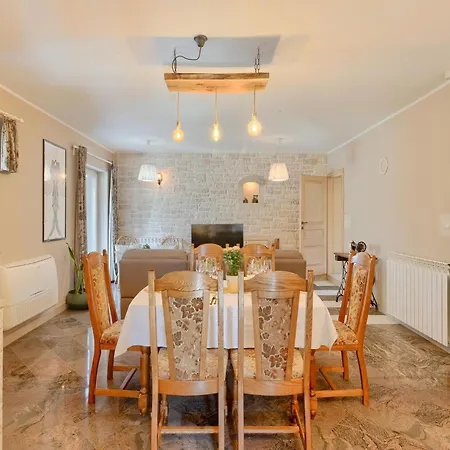 Charming With Swimming Pool And Garden Holiday home