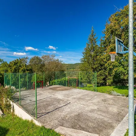 Charming With Swimming Pool And Garden *