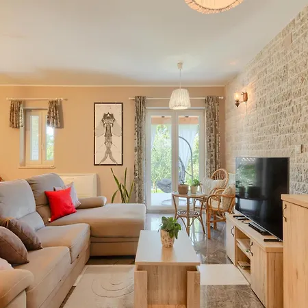 Charming With Swimming Pool And Garden Holiday home Pazin